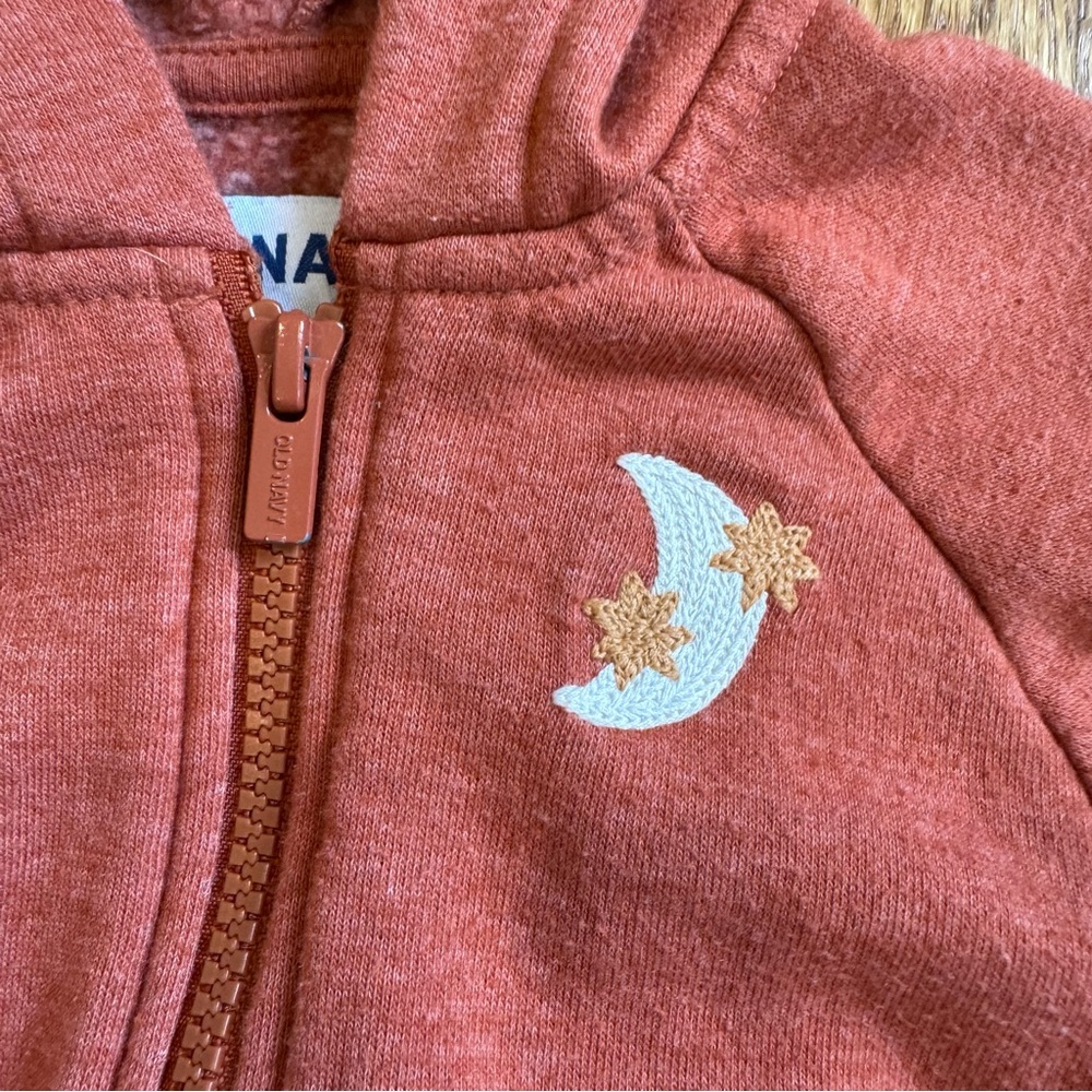 4/$20 Old Navy Toddler red Brown Sweatshirt Hoodie Casual Style with Moon Sz 2t - Picture 2 of 6